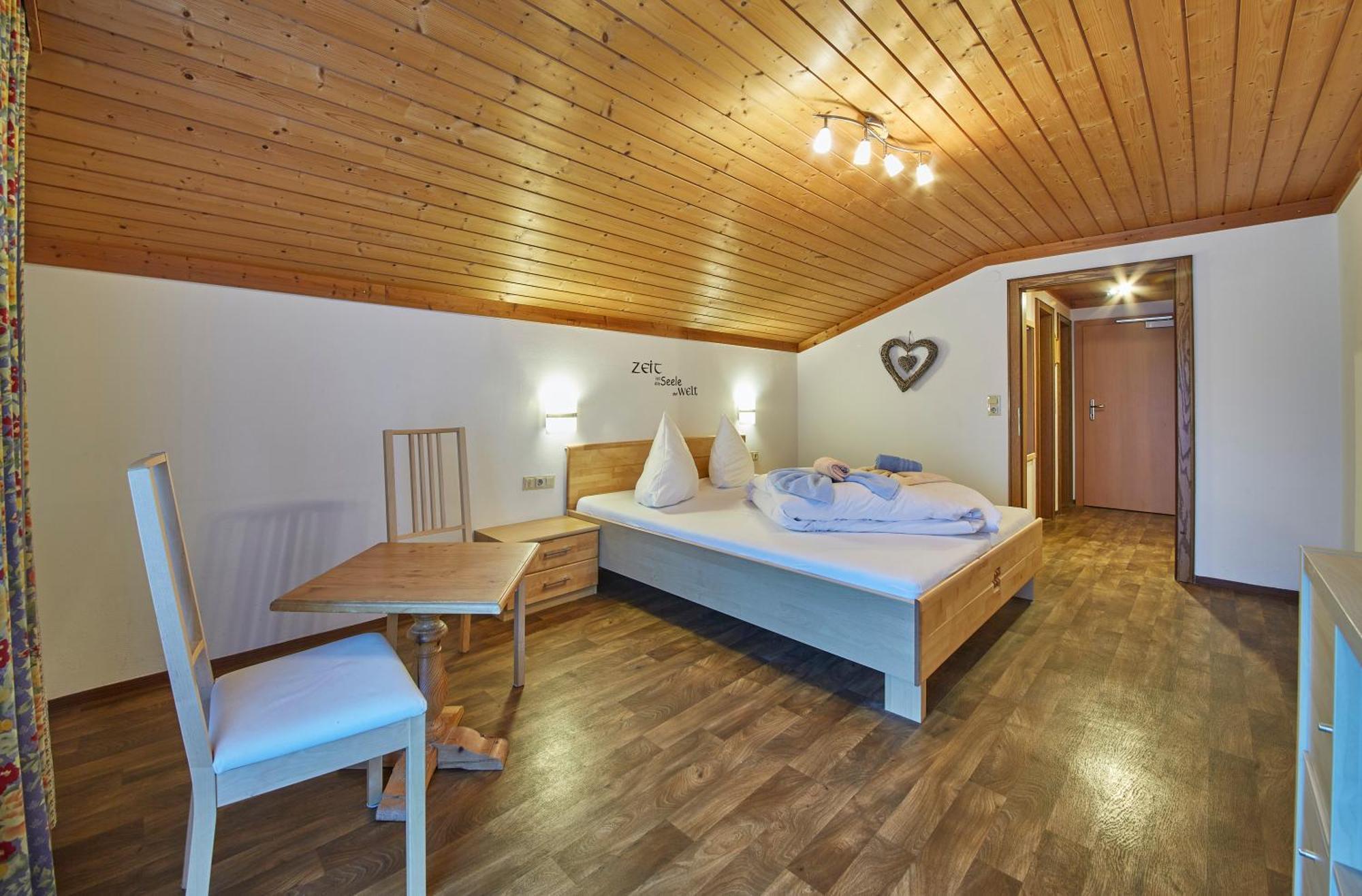 Gamshag Hotel 3*