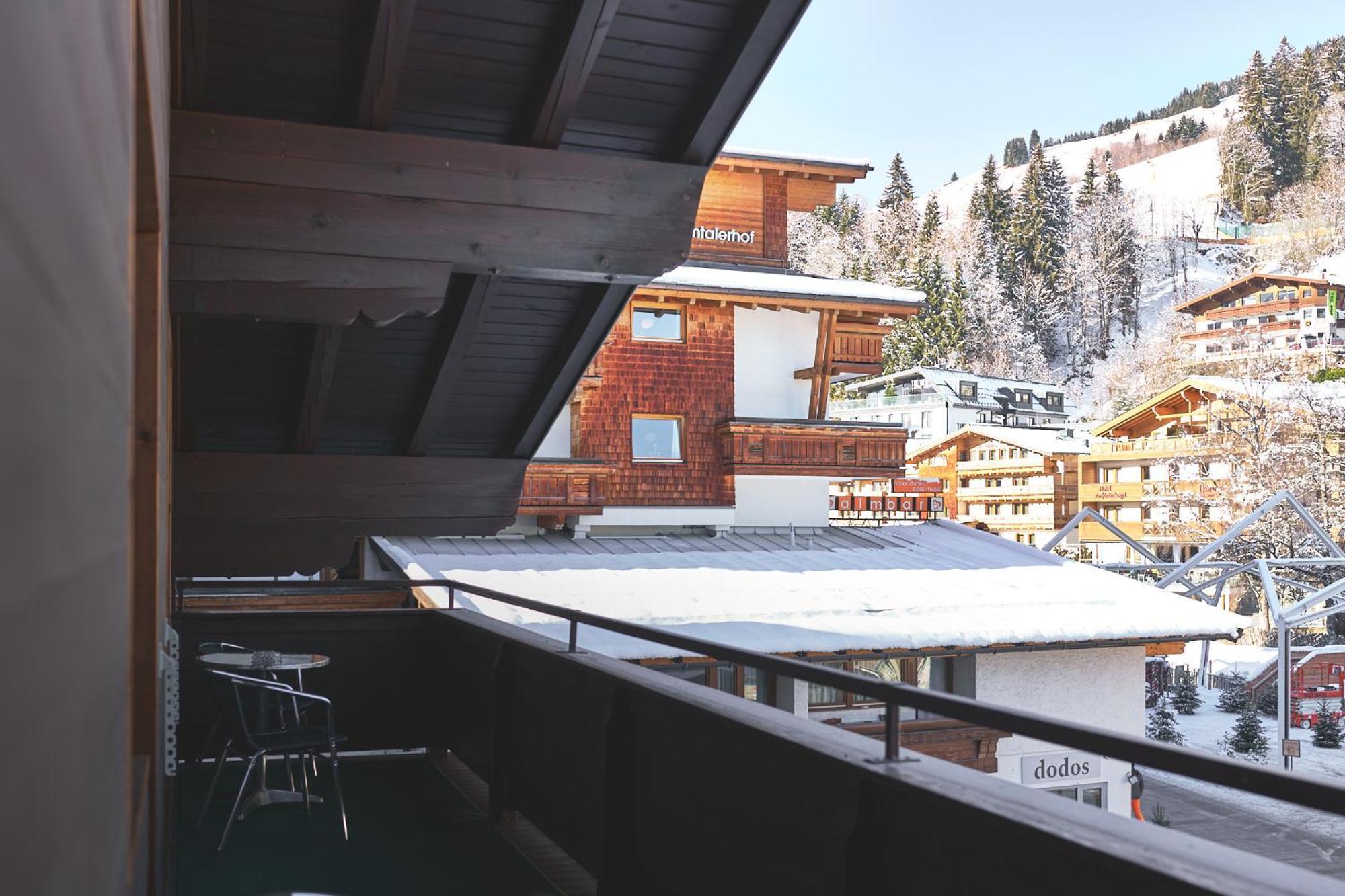 Gamshag Hotel 3*